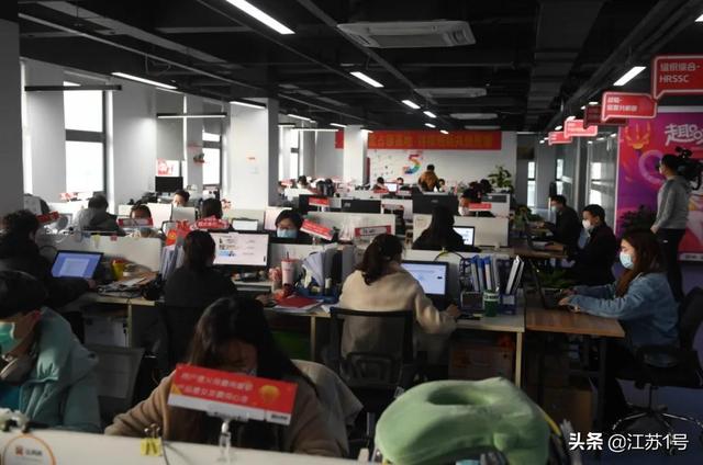 跟著中辦國辦調(diào)研江蘇復工復產(chǎn) | 一座特大城市的“復活”之路